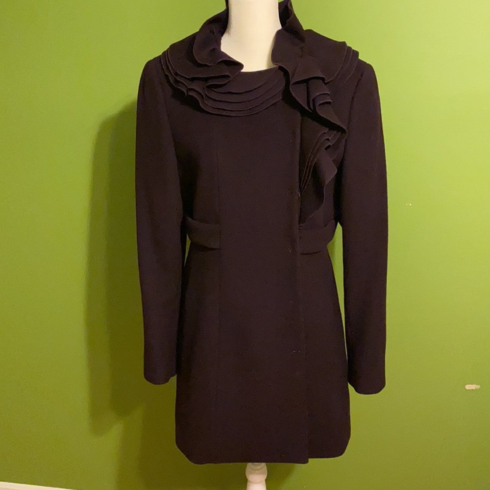 ELIE TAHARI Ruffle Collar Women Coats🧥 size M, excellent condition - Picture 2 of 9